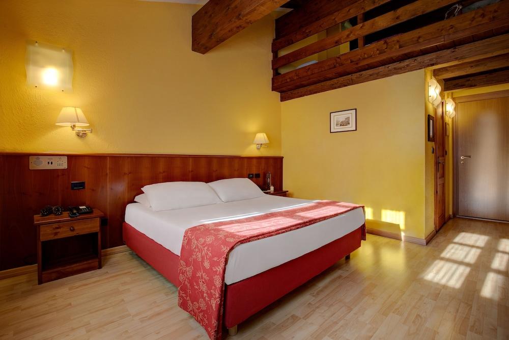 Ih Hotels Courmayeur Mont Blanc Exterior photo