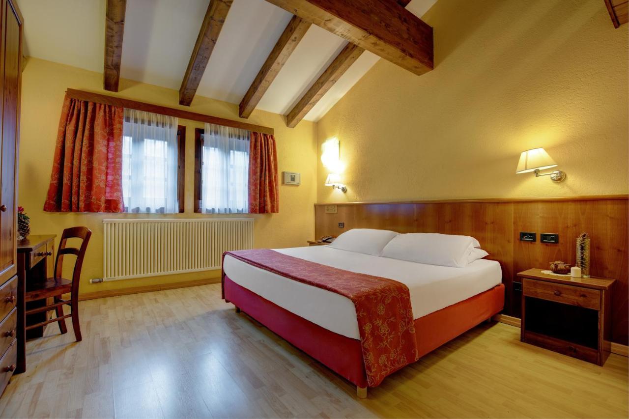 Ih Hotels Courmayeur Mont Blanc Exterior photo